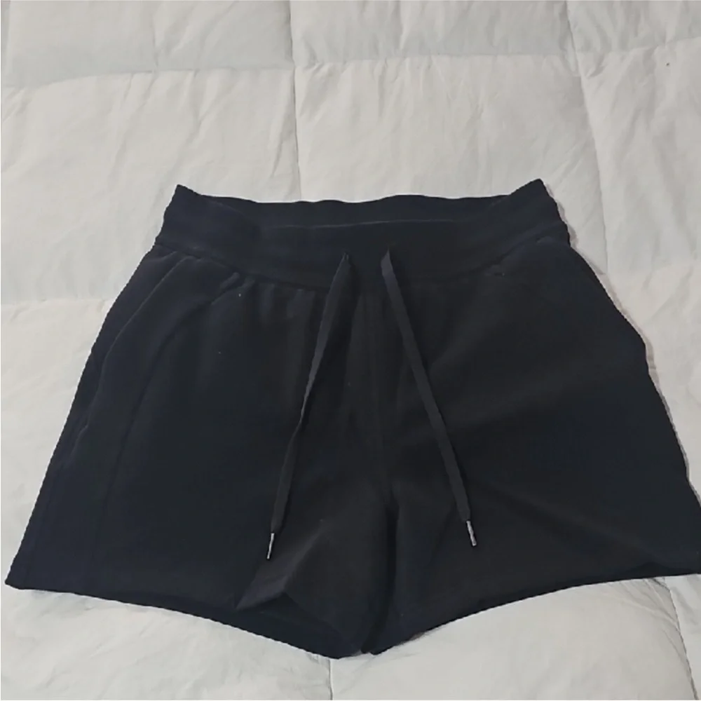 Lululemon Black Scuba High Rise Shorts Sz 8 Has Pockets 5”length - Picture 1 of 9